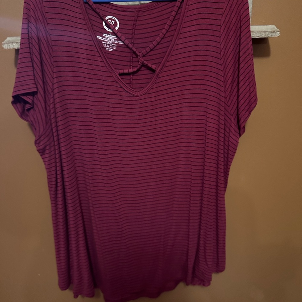 Maurices Maroon Striped Short Sleeve Tee